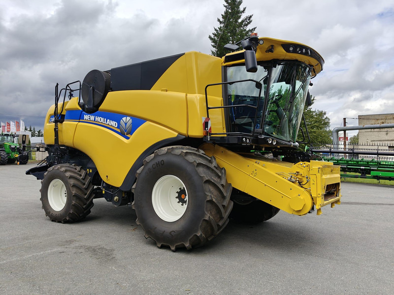 New Holland CX 8.90 - Obilný kombajn: obrázok 1 New Holland CX 8.90 - Obilný kombajn: obrázok 1