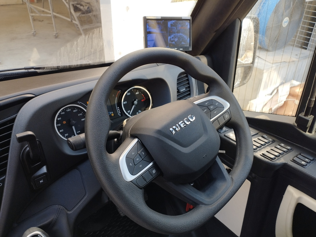 Nový Autokar IVECO DAILY -  RIGHT HAND DRIVE TOURISTIC VEHICLE: obrázok 13