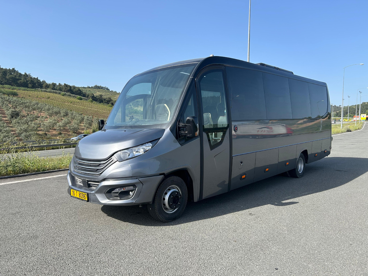 IVECO DAILY - RIGHT HAND DRIVE TOURISTIC VEHICLE - Autokar: obrázok 4 IVECO DAILY - RIGHT HAND DRIVE TOURISTIC VEHICLE - Autokar: obrázok 4