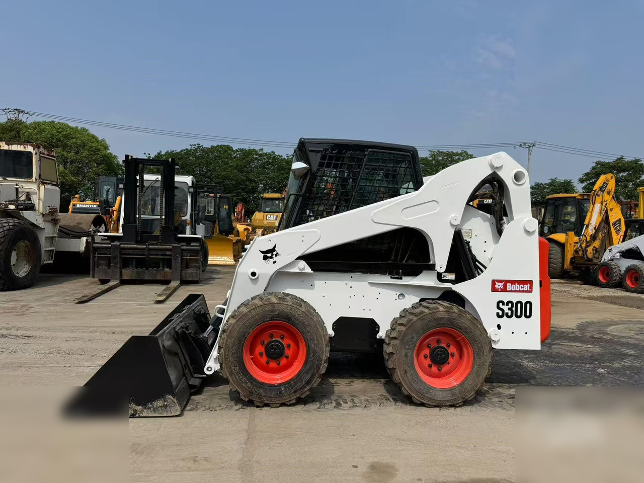 BOBCAT S300 - Šmykom riadený nakladač: obrázok 1 BOBCAT S300 - Šmykom riadený nakladač: obrázok 1
