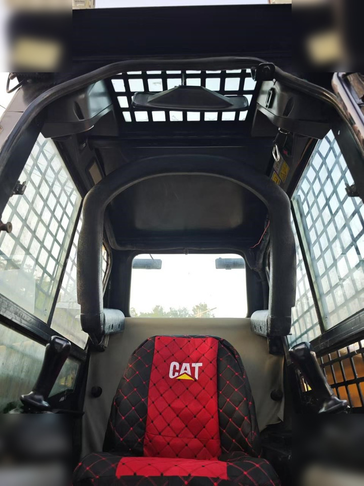 CATERPILLAR 226B - Šmykom riadený nakladač: obrázok 3 CATERPILLAR 226B - Šmykom riadený nakladač: obrázok 3