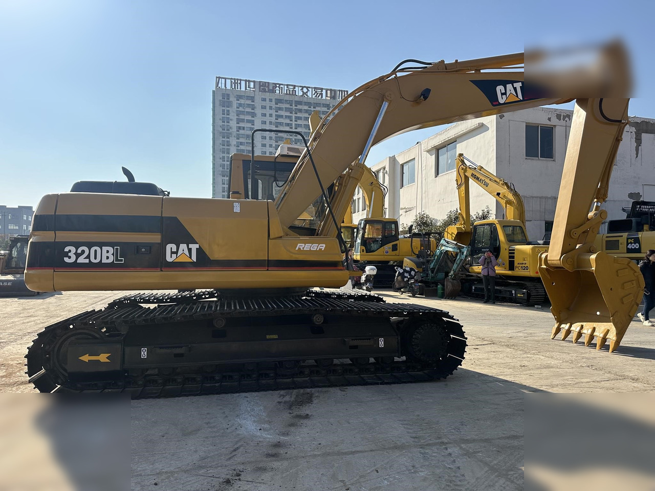 CATERPILLAR 320BL - Pásové rýpadlo: obrázok 2 CATERPILLAR 320BL - Pásové rýpadlo: obrázok 2