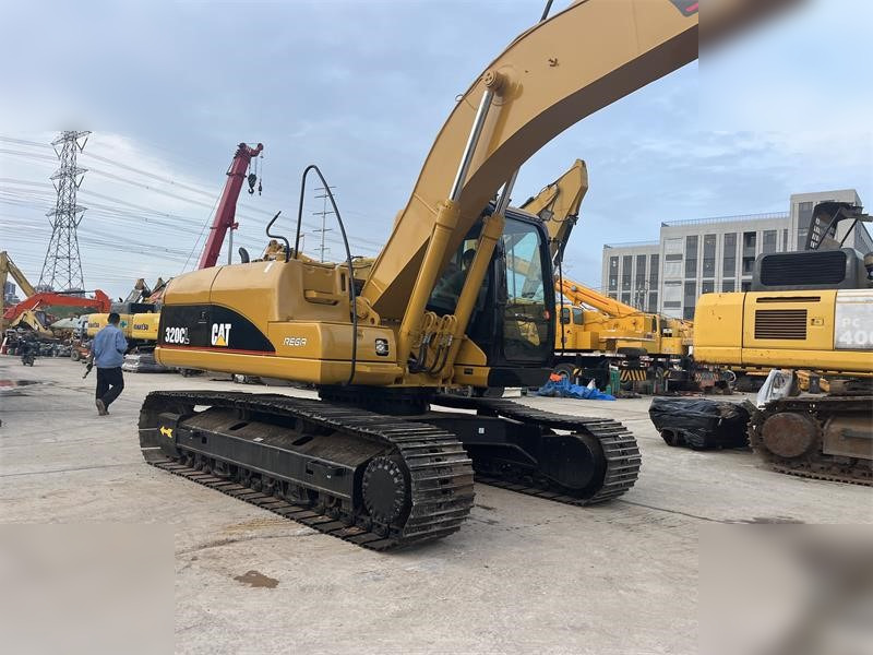 CATERPILLAR 320CL - Pásové rýpadlo: obrázok 3 CATERPILLAR 320CL - Pásové rýpadlo: obrázok 3