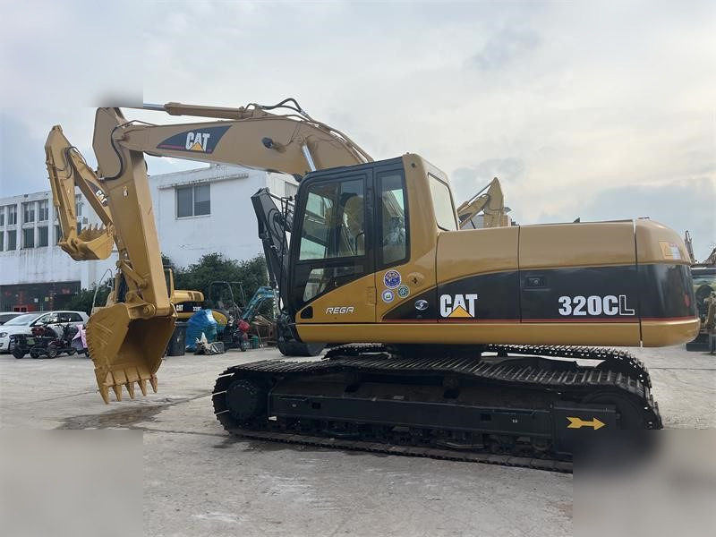 CATERPILLAR 320CL - Pásové rýpadlo: obrázok 1 CATERPILLAR 320CL - Pásové rýpadlo: obrázok 1