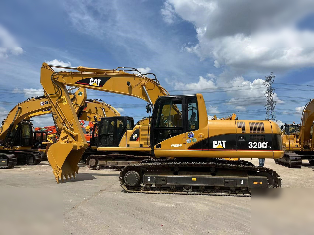 CATERPILLAR 320CL - Pásové rýpadlo: obrázok 1 CATERPILLAR 320CL - Pásové rýpadlo: obrázok 1
