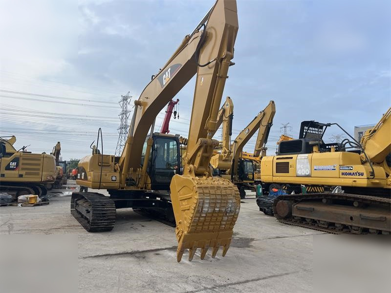 CATERPILLAR 320CL - Pásové rýpadlo: obrázok 2 CATERPILLAR 320CL - Pásové rýpadlo: obrázok 2