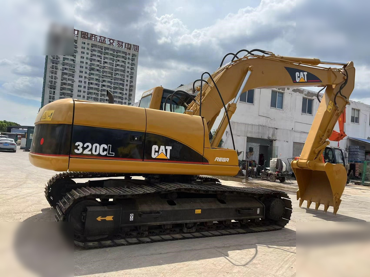 CATERPILLAR 320CL - Pásové rýpadlo: obrázok 2 CATERPILLAR 320CL - Pásové rýpadlo: obrázok 2