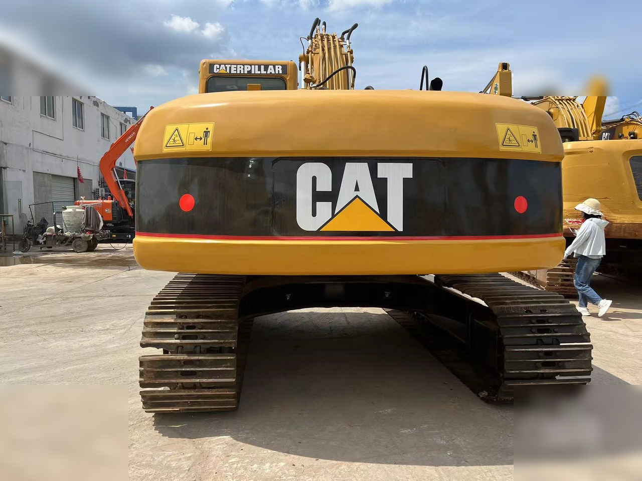 CATERPILLAR 320CL - Pásové rýpadlo: obrázok 2 CATERPILLAR 320CL - Pásové rýpadlo: obrázok 2