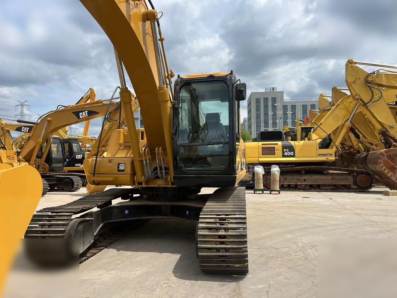 CATERPILLAR 320CL - Pásové rýpadlo: obrázok 4 CATERPILLAR 320CL - Pásové rýpadlo: obrázok 4