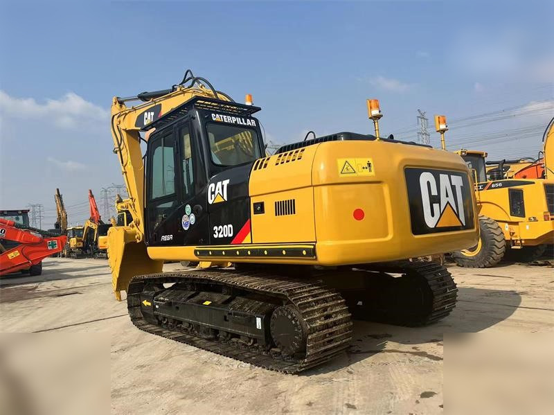 CATERPILLAR 320D - Pásové rýpadlo: obrázok 4 CATERPILLAR 320D - Pásové rýpadlo: obrázok 4
