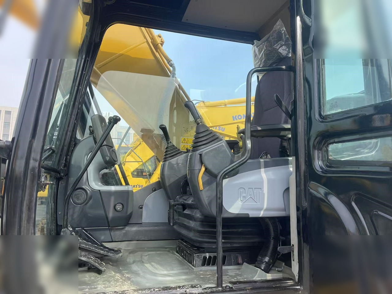 Pásové rýpadlo CATERPILLAR 320D: obrázok 9