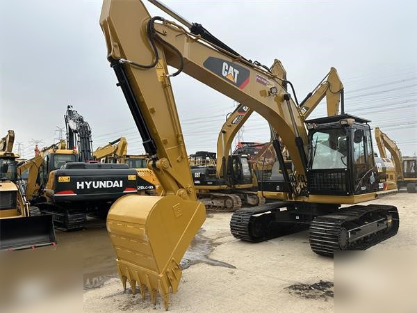 CATERPILLAR 320D2 - Pásové rýpadlo: obrázok 1 CATERPILLAR 320D2 - Pásové rýpadlo: obrázok 1