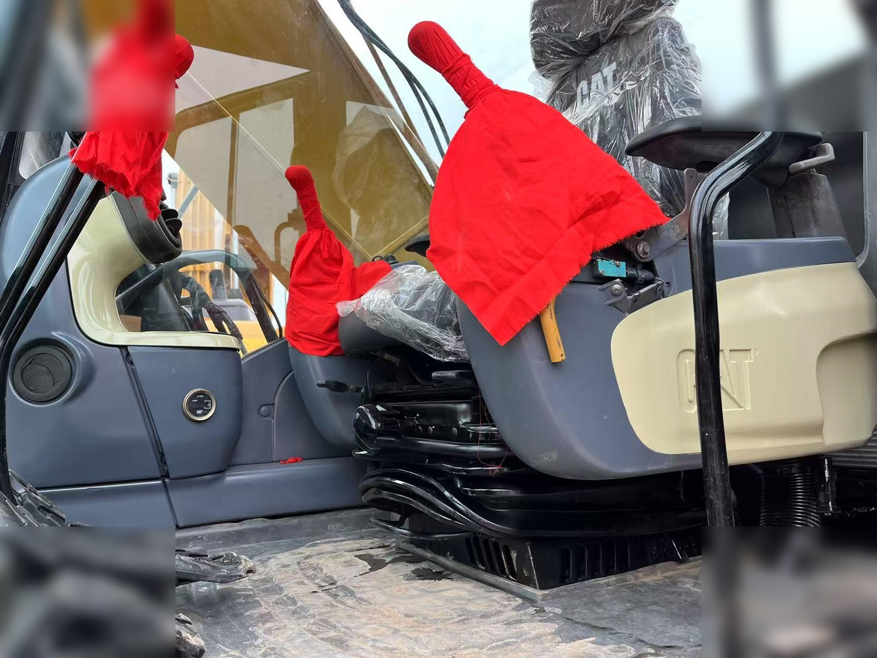 CATERPILLAR 320D2L - Pásové rýpadlo: obrázok 5 CATERPILLAR 320D2L - Pásové rýpadlo: obrázok 5