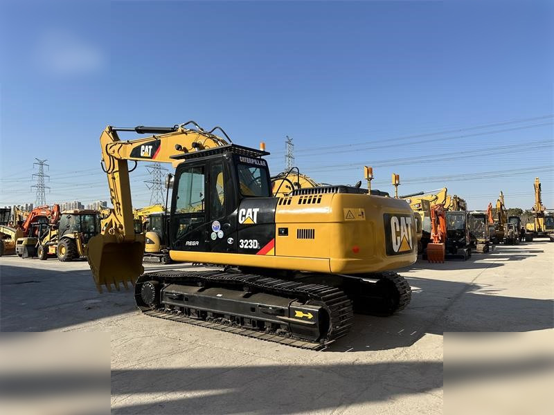 CATERPILLAR 323D - Pásové rýpadlo: obrázok 3 CATERPILLAR 323D - Pásové rýpadlo: obrázok 3