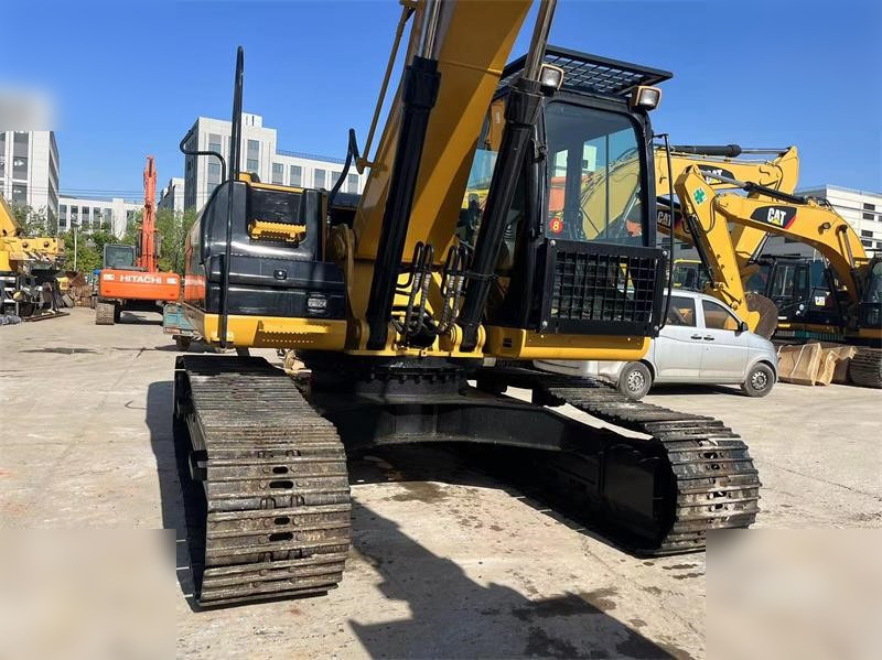 CATERPILLAR 324DL - Pásové rýpadlo: obrázok 4 CATERPILLAR 324DL - Pásové rýpadlo: obrázok 4