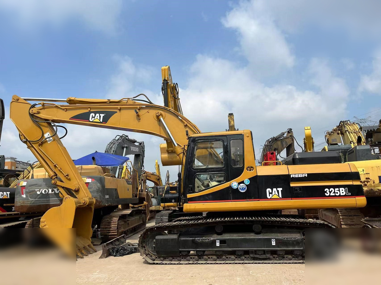 Pásové rýpadlo CATERPILLAR 325BL: obrázok 1