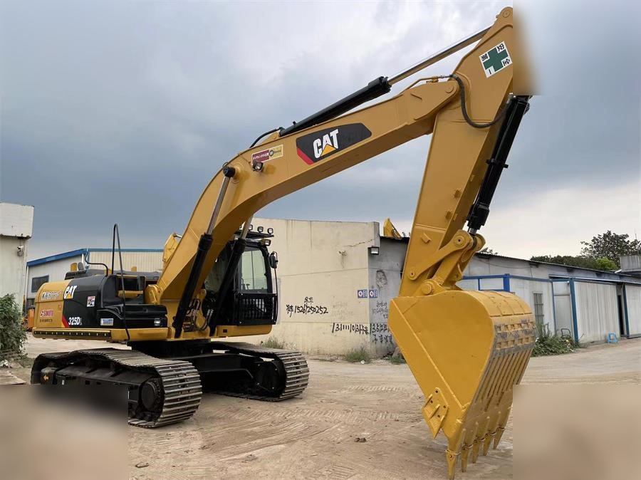CATERPILLAR 325DL - Pásové rýpadlo: obrázok 2 CATERPILLAR 325DL - Pásové rýpadlo: obrázok 2