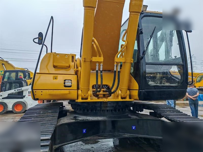 CATERPILLAR 330CL - Pásové rýpadlo: obrázok 4 CATERPILLAR 330CL - Pásové rýpadlo: obrázok 4
