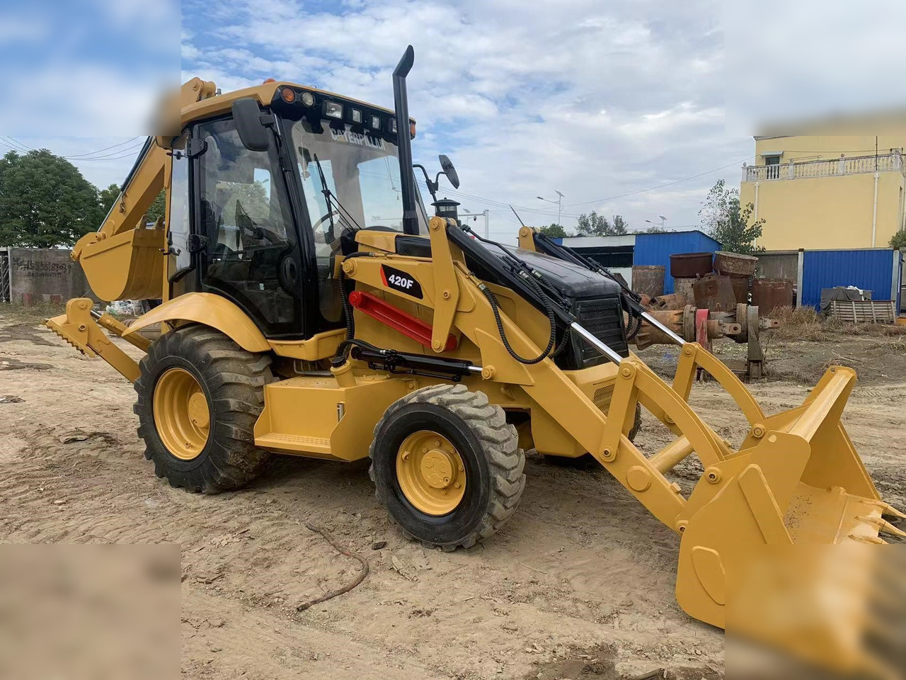 CATERPILLAR 420F - Rýpadlo-nakladač: obrázok 2 CATERPILLAR 420F - Rýpadlo-nakladač: obrázok 2