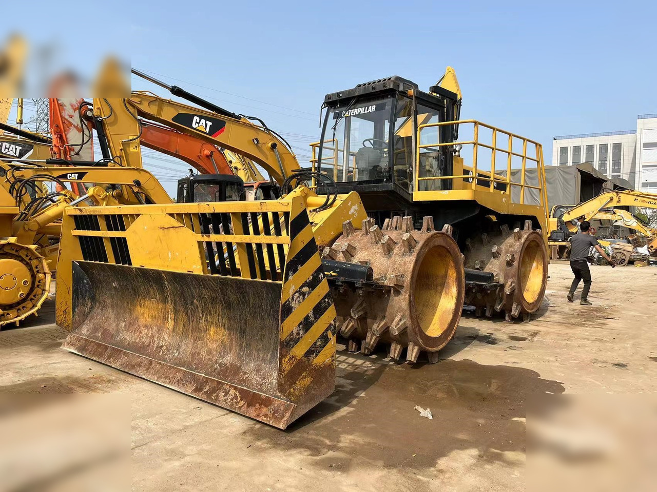 CATERPILLAR 826G - Kompaktor: obrázok 1 CATERPILLAR 826G - Kompaktor: obrázok 1