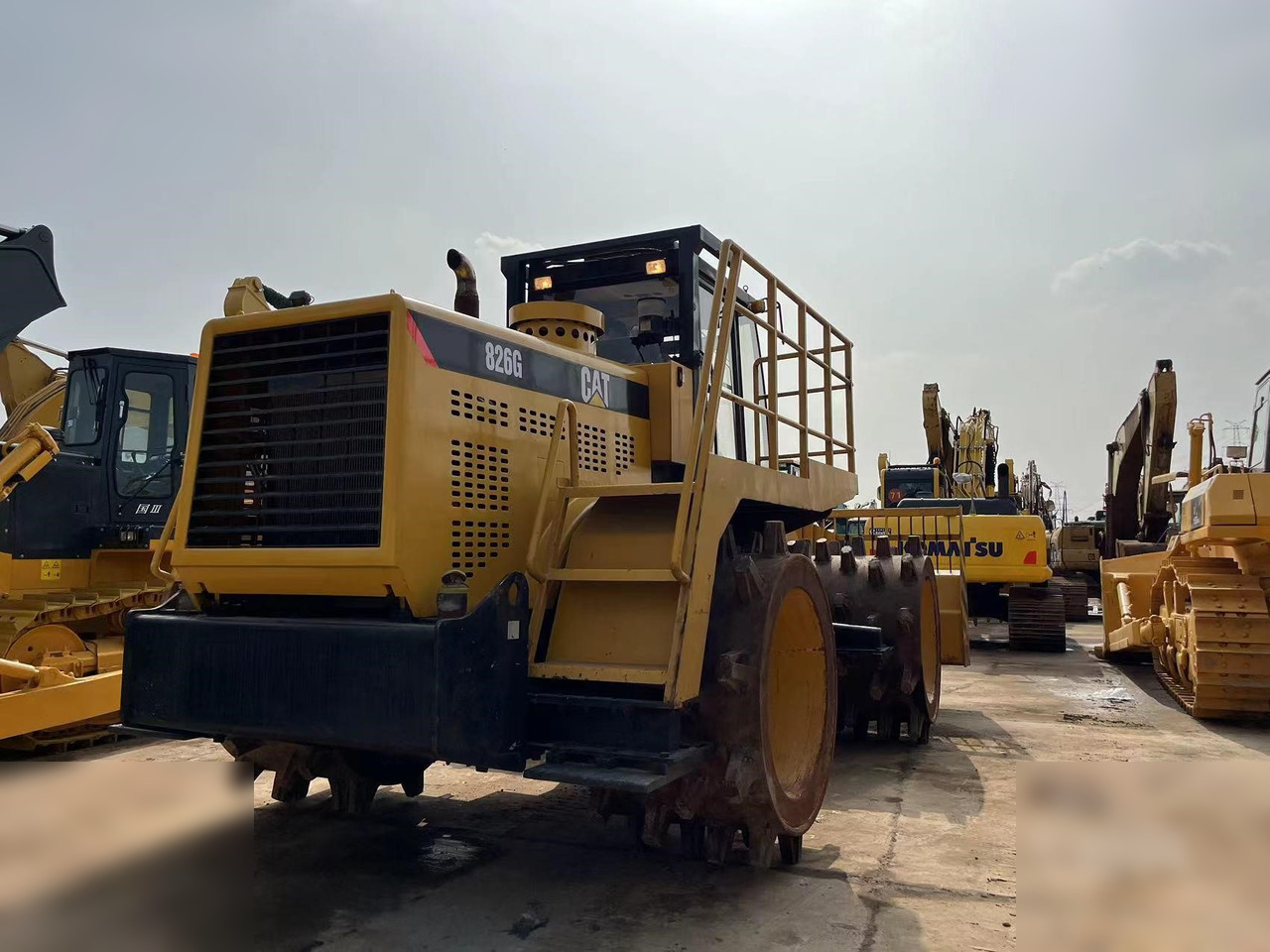 CATERPILLAR 826G - Kompaktor: obrázok 2 CATERPILLAR 826G - Kompaktor: obrázok 2