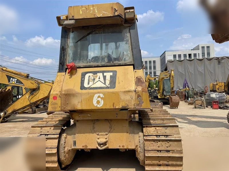 CATERPILLAR D6G LGP - Buldozér: obrázok 3 CATERPILLAR D6G LGP - Buldozér: obrázok 3