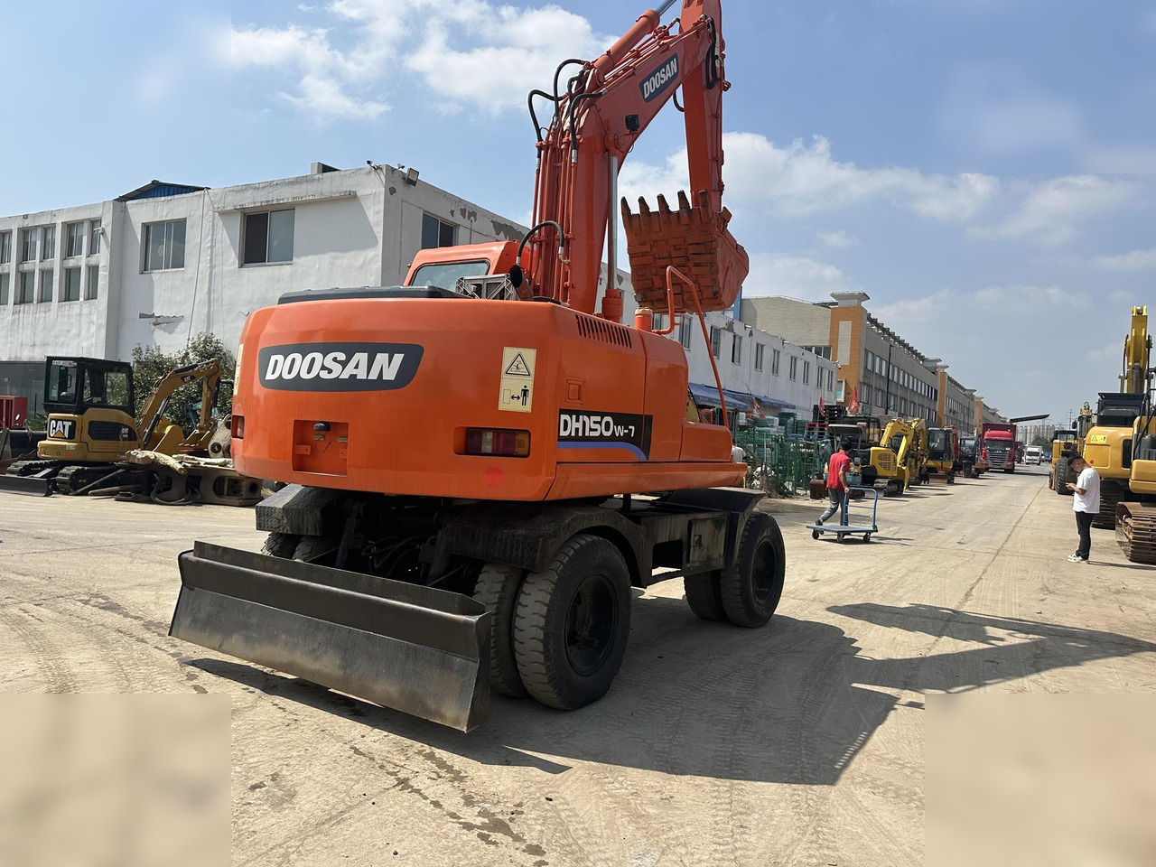 DOOSAN DH150W-7 - Kolesové rýpadlo: obrázok 3 DOOSAN DH150W-7 - Kolesové rýpadlo: obrázok 3