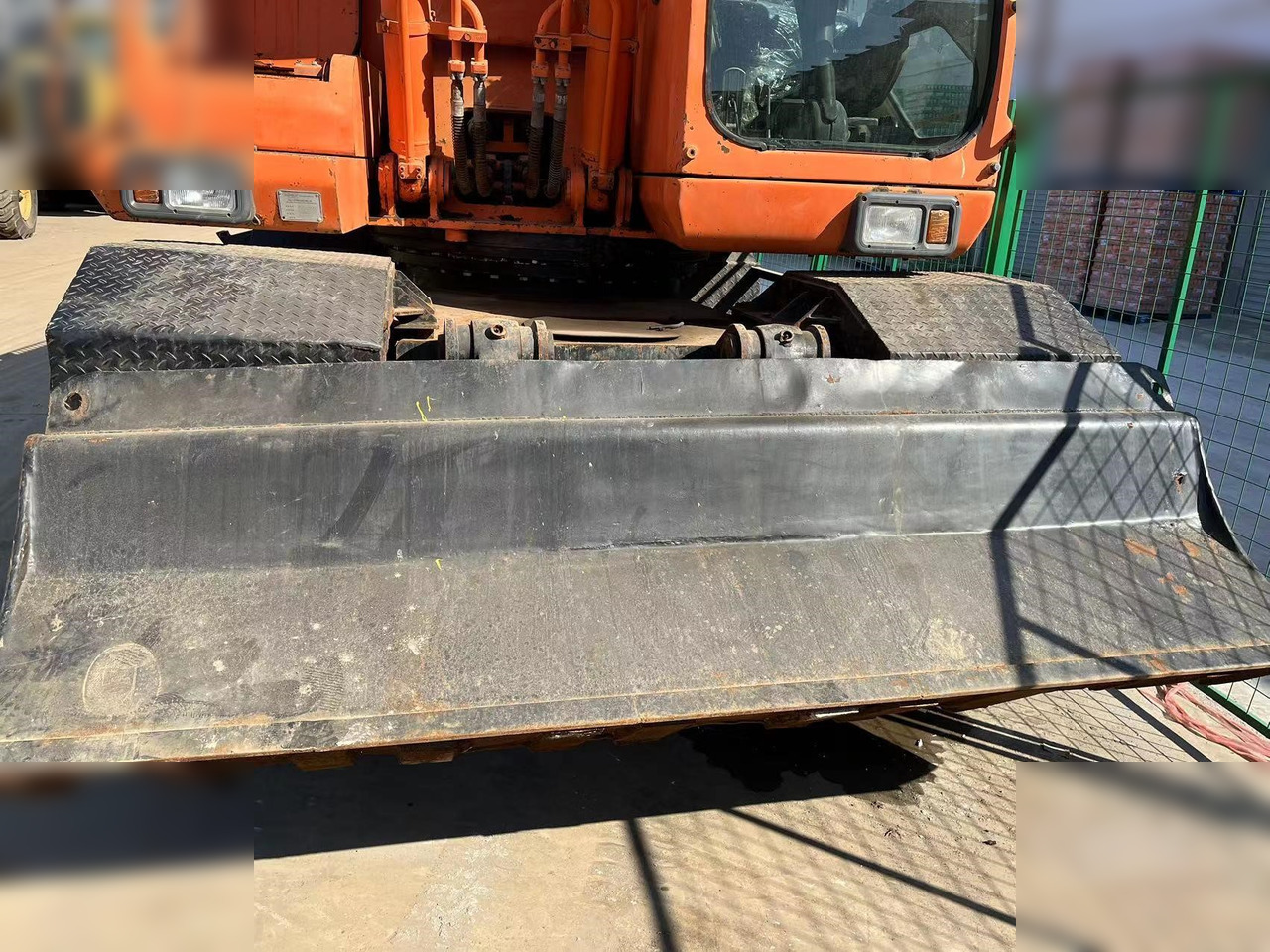 DOOSAN DH210W-7 - Kolesové rýpadlo: obrázok 4 DOOSAN DH210W-7 - Kolesové rýpadlo: obrázok 4