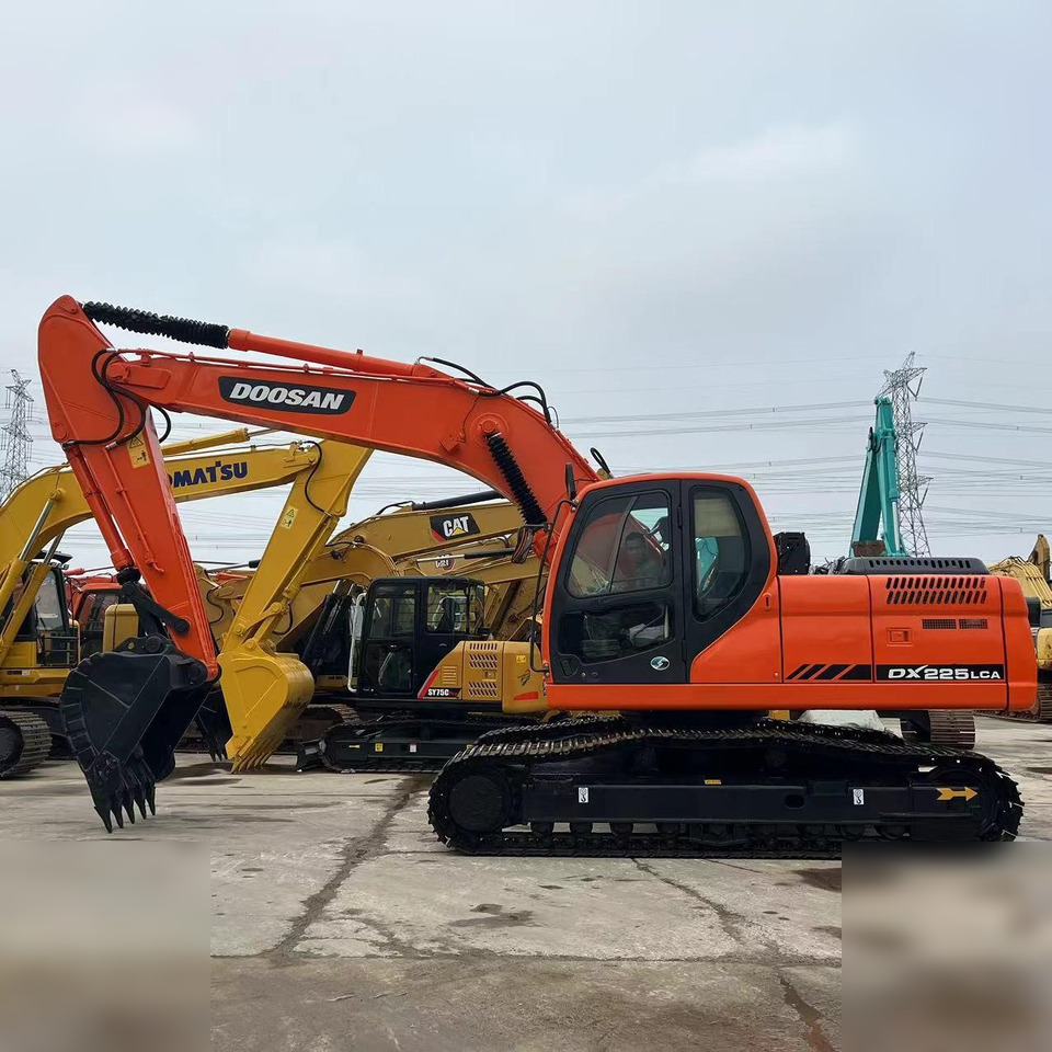 Pásové rýpadlo DOOSAN DX225 LCA: obrázok 1