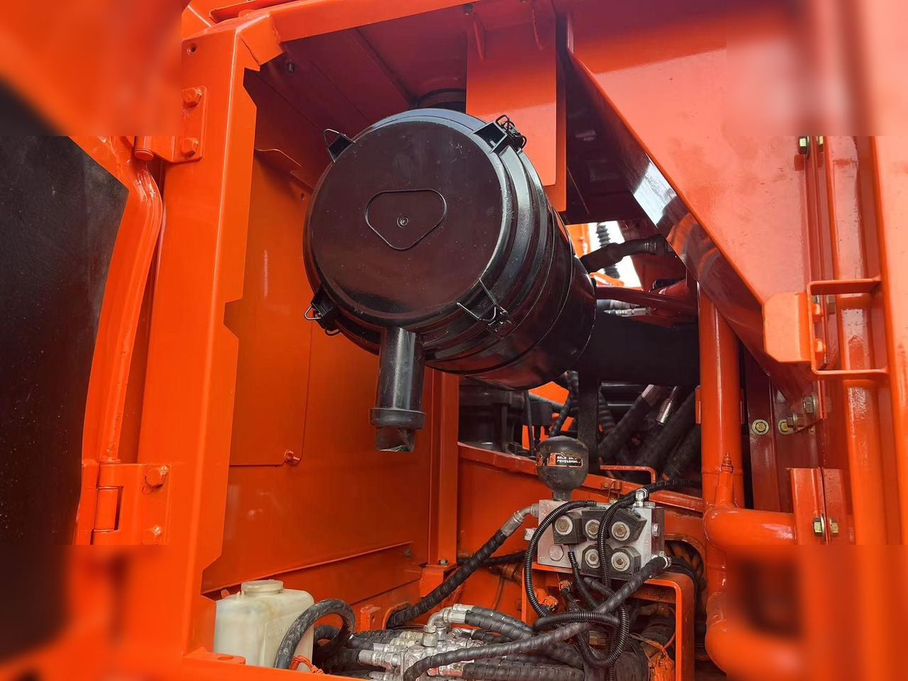 DOOSAN DX300 LC-9C - Pásové rýpadlo: obrázok 4 DOOSAN DX300 LC-9C - Pásové rýpadlo: obrázok 4