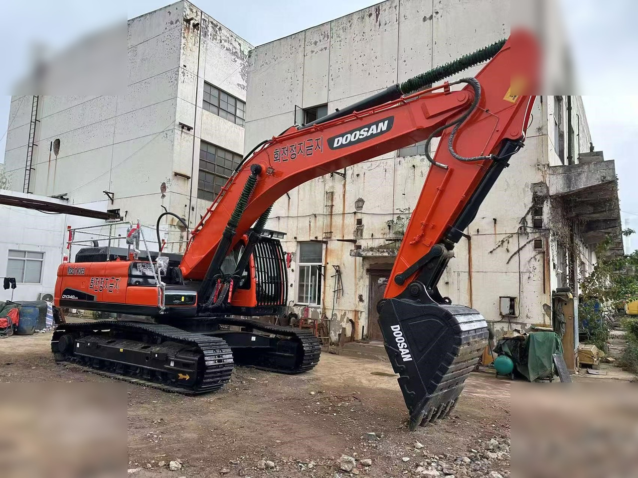 DOOSAN DX340 LC - Pásové rýpadlo: obrázok 2 DOOSAN DX340 LC - Pásové rýpadlo: obrázok 2