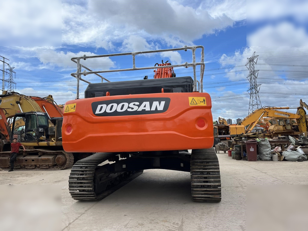 DOOSAN DX340 LCA - Pásové rýpadlo: obrázok 4 DOOSAN DX340 LCA - Pásové rýpadlo: obrázok 4