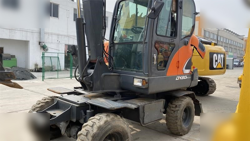 DOOSAN DX60W ECO - Kolesové rýpadlo: obrázok 5 DOOSAN DX60W ECO - Kolesové rýpadlo: obrázok 5
