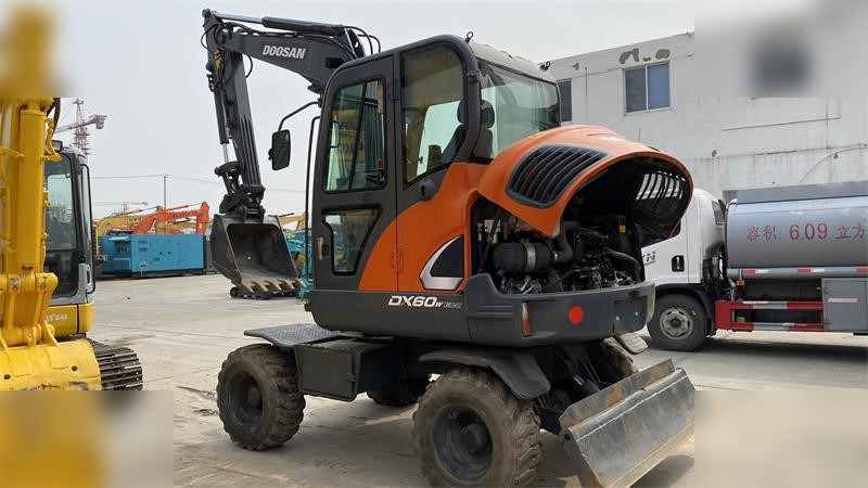 DOOSAN DX60W ECO - Kolesové rýpadlo: obrázok 4 DOOSAN DX60W ECO - Kolesové rýpadlo: obrázok 4