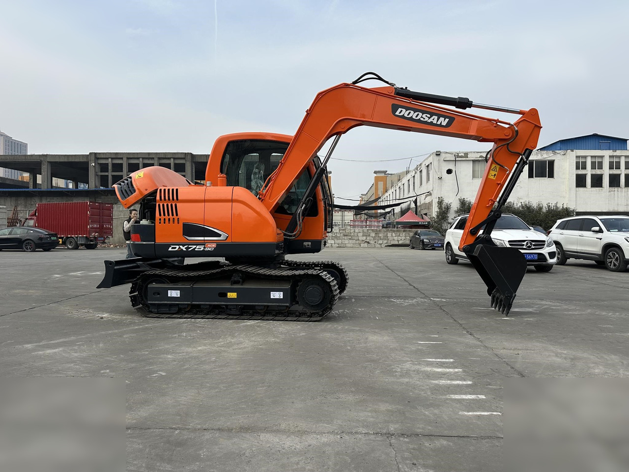 DOOSAN DX75-9CN - Pásové rýpadlo: obrázok 2 DOOSAN DX75-9CN - Pásové rýpadlo: obrázok 2