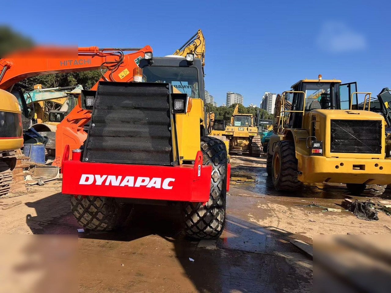 DYNAPAC CA251D - Kompaktor: obrázok 4 DYNAPAC CA251D - Kompaktor: obrázok 4
