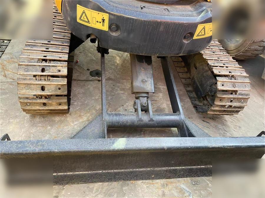HITACHI ZX135US - Pásové rýpadlo: obrázok 2 HITACHI ZX135US - Pásové rýpadlo: obrázok 2