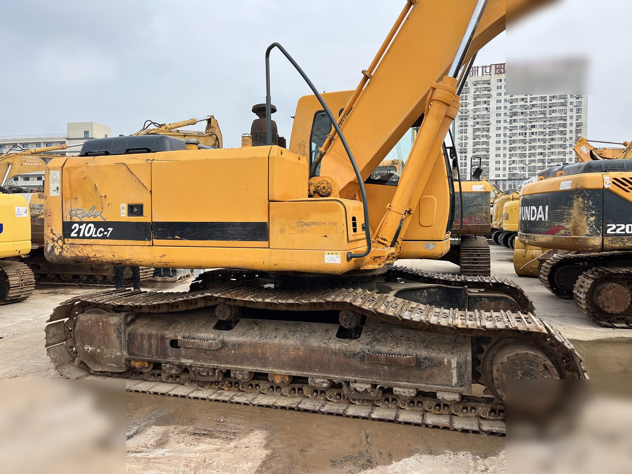 HYUNDAI ROBEX 210 LC-7 - Pásové rýpadlo: obrázok 4 HYUNDAI ROBEX 210 LC-7 - Pásové rýpadlo: obrázok 4