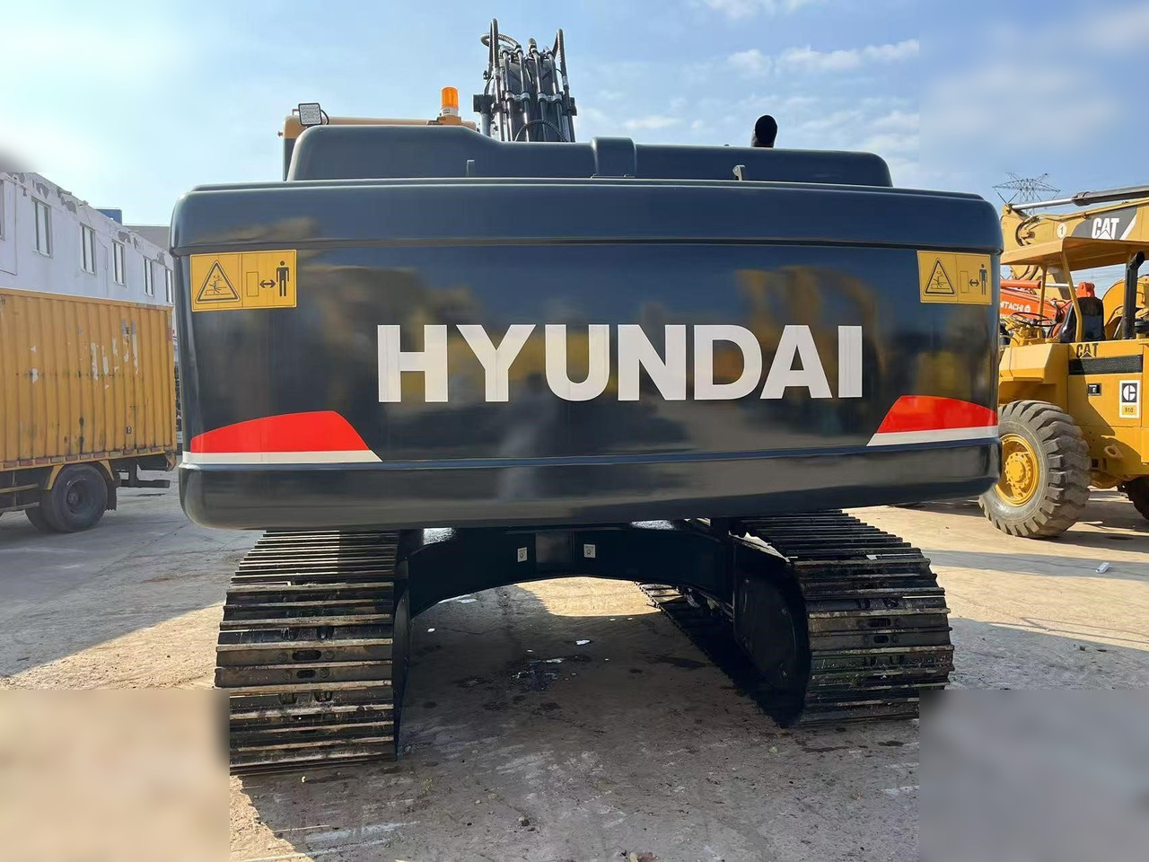 HYUNDAI ROBEX 220 LC-9S - Pásové rýpadlo: obrázok 4 HYUNDAI ROBEX 220 LC-9S - Pásové rýpadlo: obrázok 4