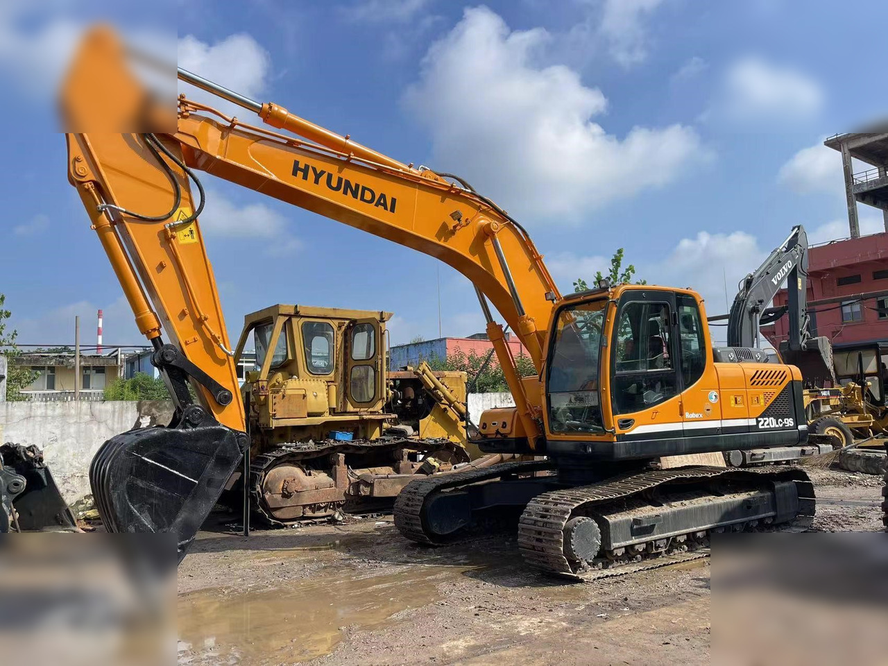 HYUNDAI ROBEX 220 LC-9S - Pásové rýpadlo: obrázok 1 HYUNDAI ROBEX 220 LC-9S - Pásové rýpadlo: obrázok 1