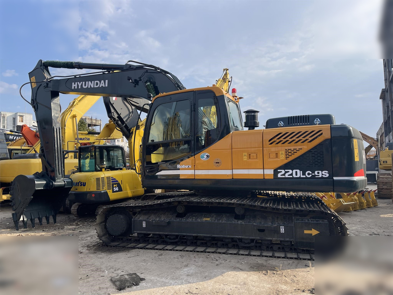HYUNDAI ROBEX 220 LC-9S - Pásové rýpadlo: obrázok 1 HYUNDAI ROBEX 220 LC-9S - Pásové rýpadlo: obrázok 1