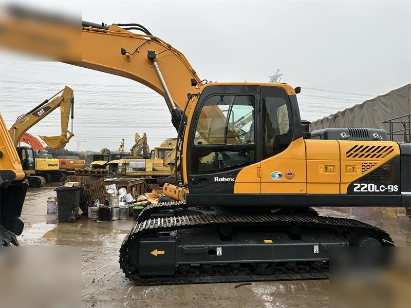HYUNDAI ROBEX 220 LC-9S - Pásové rýpadlo: obrázok 2 HYUNDAI ROBEX 220 LC-9S - Pásové rýpadlo: obrázok 2