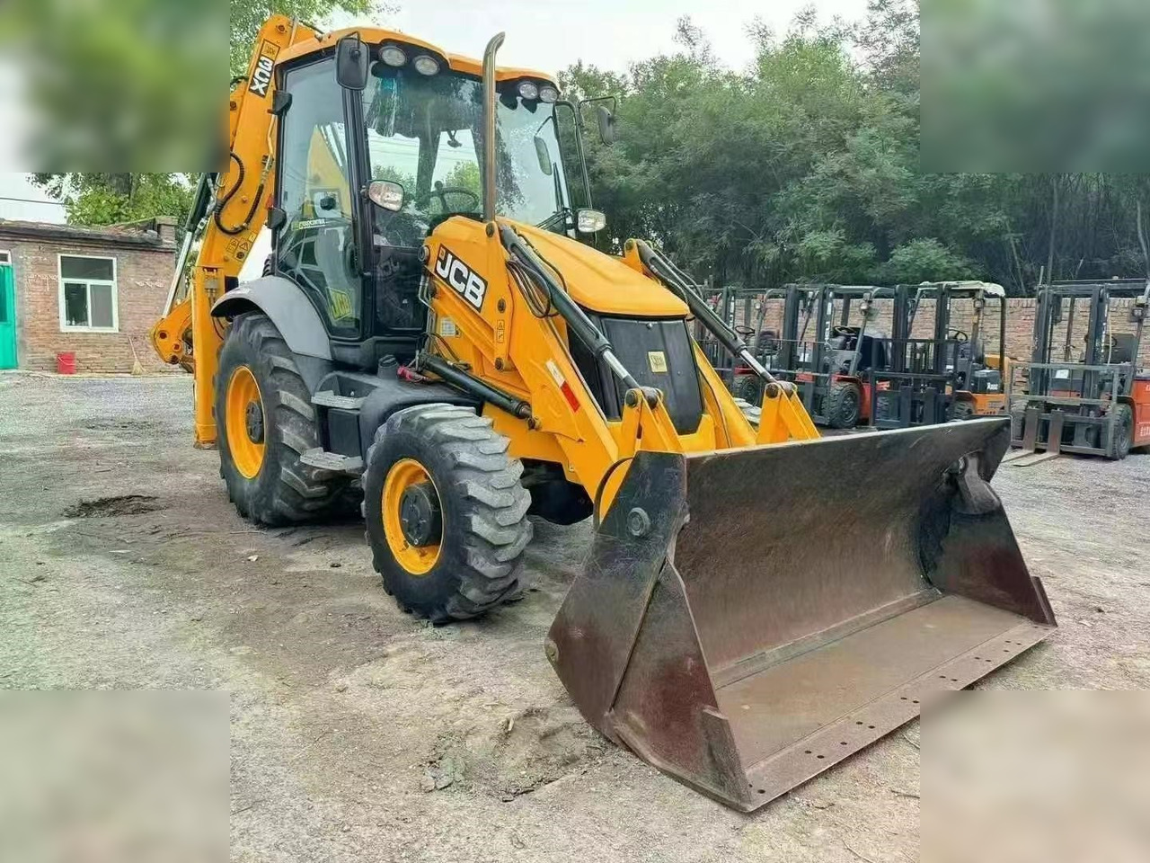 JCB 3CX - Rýpadlo-nakladač: obrázok 2 JCB 3CX - Rýpadlo-nakladač: obrázok 2