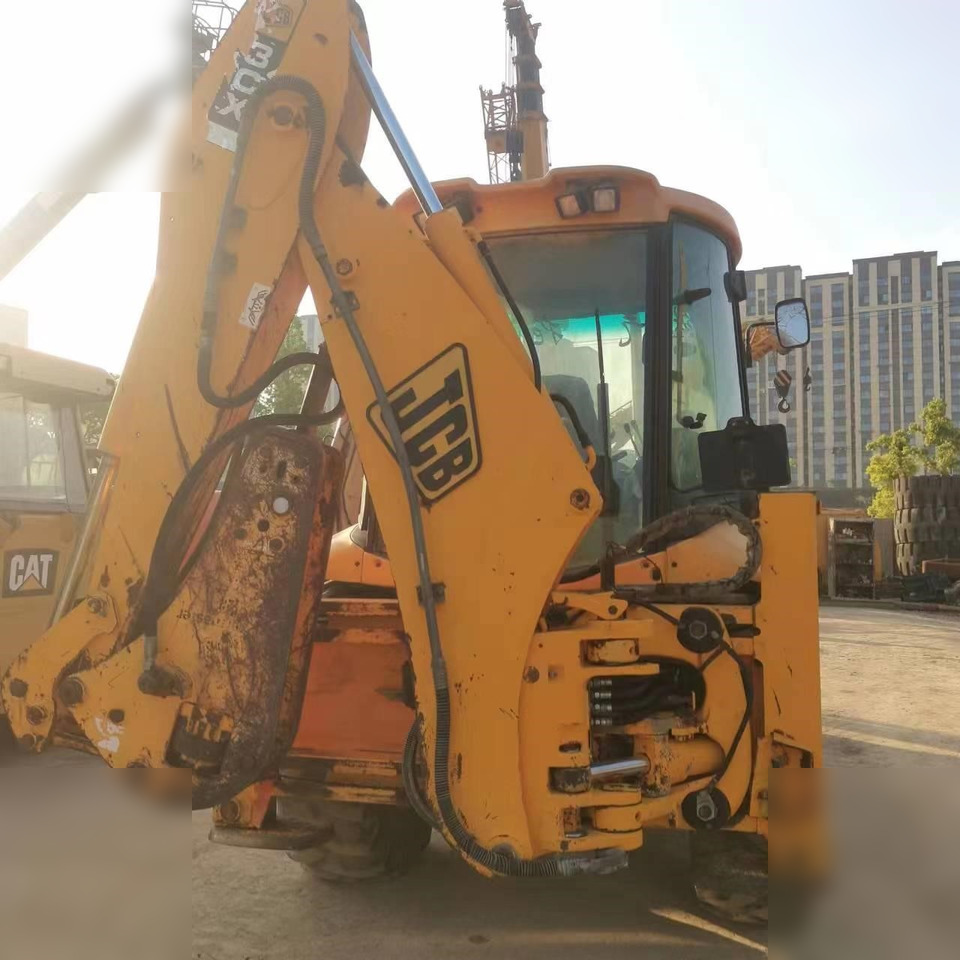 JCB 3CX - Rýpadlo-nakladač: obrázok 3 JCB 3CX - Rýpadlo-nakladač: obrázok 3
