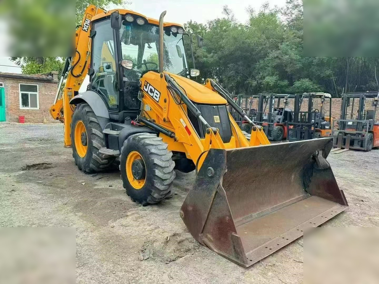 JCB 3CX - Rýpadlo-nakladač: obrázok 1 JCB 3CX - Rýpadlo-nakladač: obrázok 1