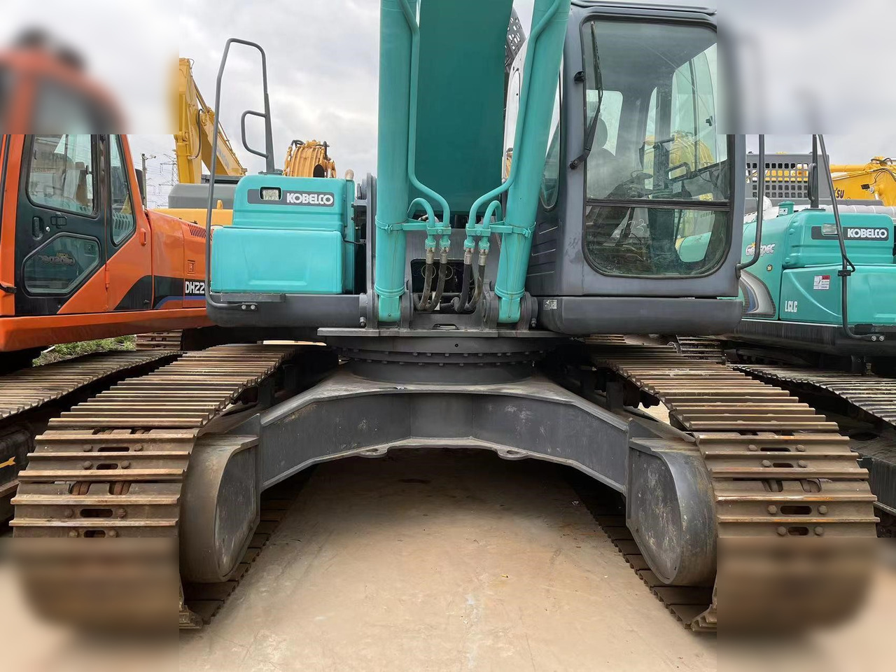 KOBELCO SK350D - Pásové rýpadlo: obrázok 3 KOBELCO SK350D - Pásové rýpadlo: obrázok 3