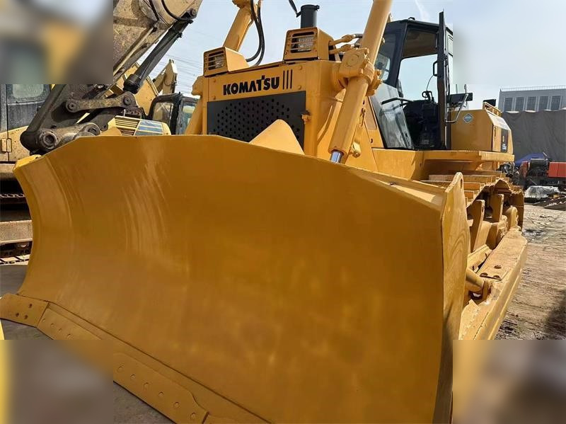 KOMATSU D155A-5 - Buldozér: obrázok 4 KOMATSU D155A-5 - Buldozér: obrázok 4
