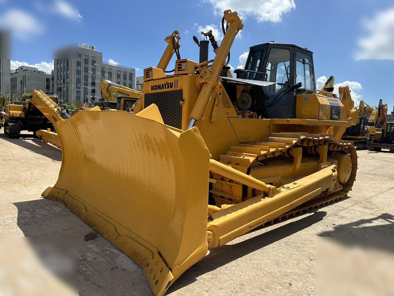 KOMATSU D155A-5 - Buldozér: obrázok 2 KOMATSU D155A-5 - Buldozér: obrázok 2