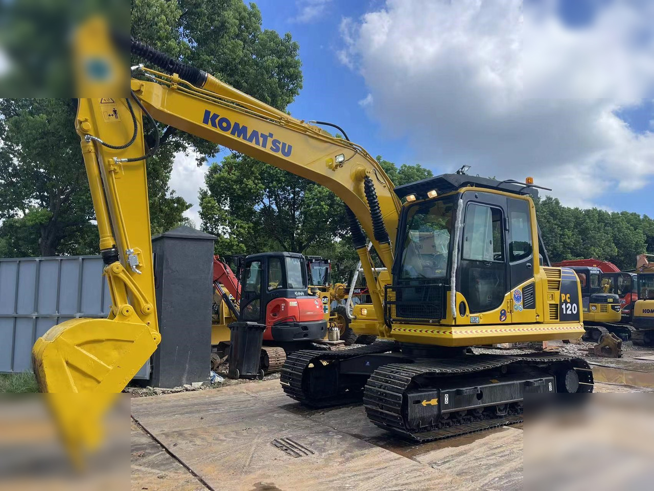 KOMATSU PC120-8 - Pásové rýpadlo: obrázok 2 KOMATSU PC120-8 - Pásové rýpadlo: obrázok 2