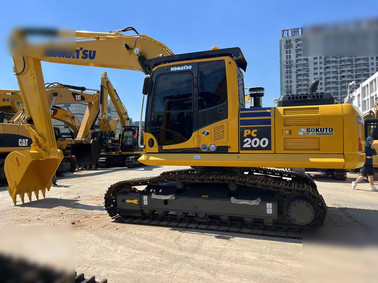 KOMATSU PC200-8 - Pásové rýpadlo: obrázok 2 KOMATSU PC200-8 - Pásové rýpadlo: obrázok 2